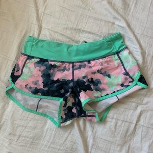 LULULEMON SPEED UP RUNNING SHORT 2.5”💞💕